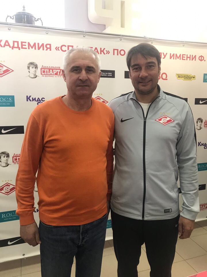 Сафаев с главным тренером Гунько.jpg