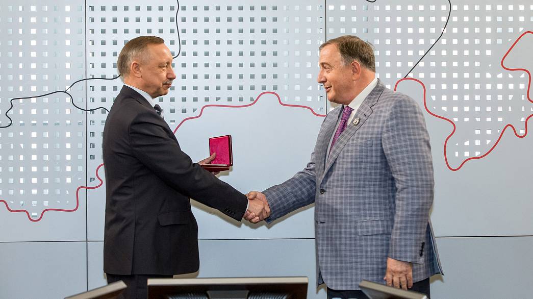 Путин наградил Арсамакова