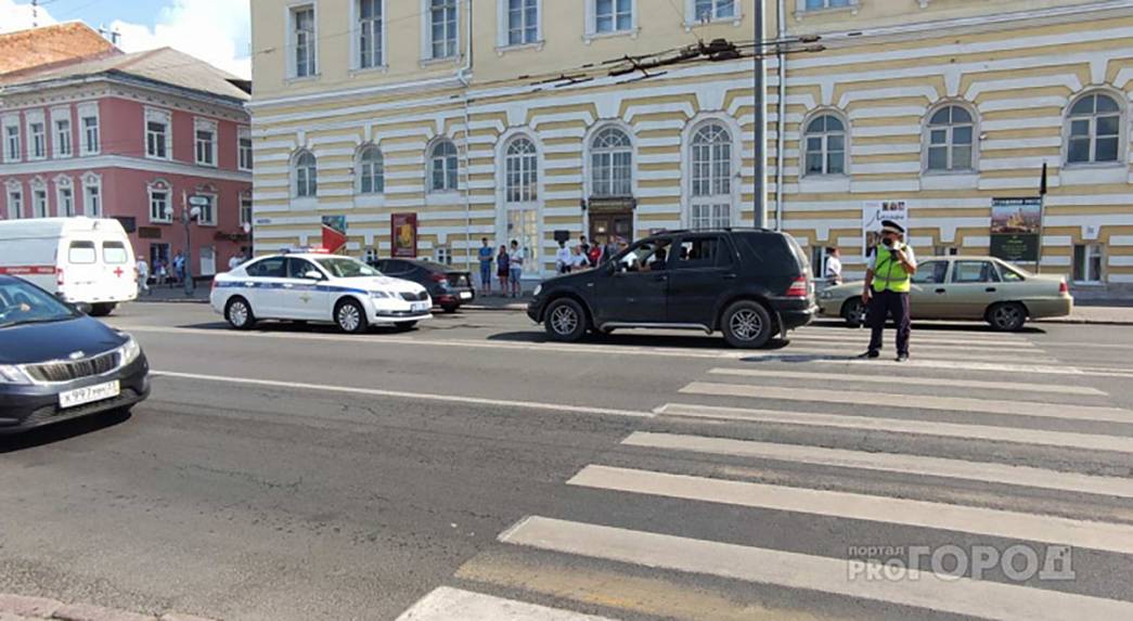 В центре Владимира сбили ещё одного пешехода — двадцатилетнюю девушку. ДТП снова произошло на переходе возле Центра Изо на улице Большая Московская
