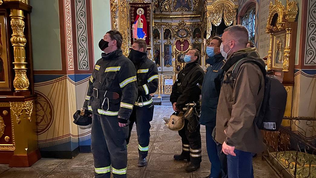 Спасатели за 9 минут отработали сигнал о пожаре в Успенском соборе города Владимира