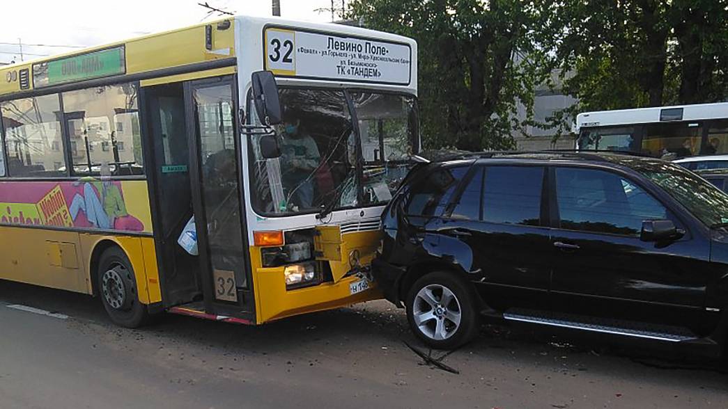 АДМ заплатит водителю БМВ Х5 за аварию с автобусом, у которого были неисправные тормоза