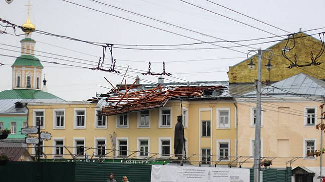 Сорвало крышу в центре Владимира