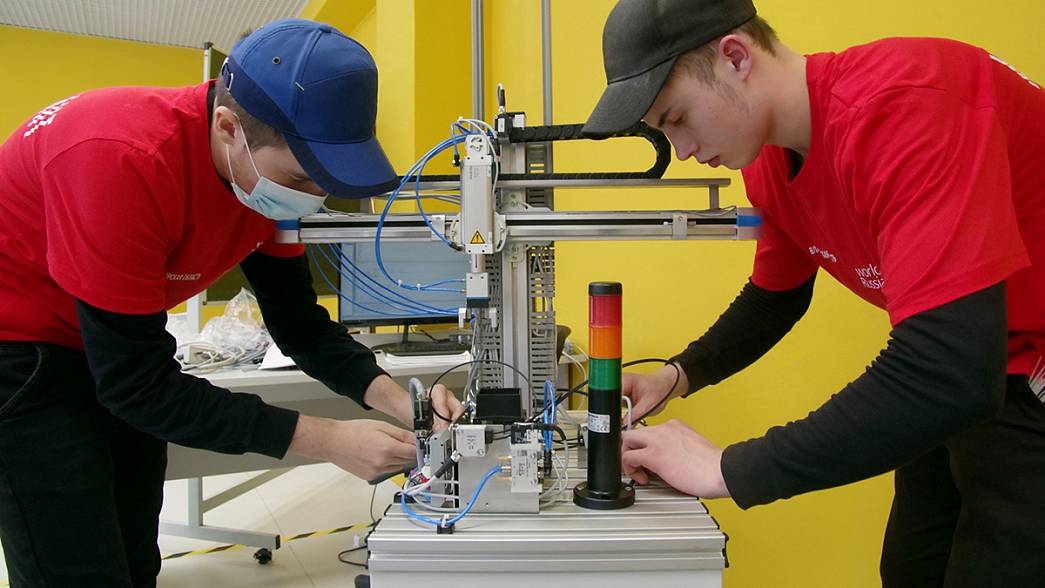 В техникумах и колледжах Владимирской области до 2024 года оборудуют 42 новые мастерские