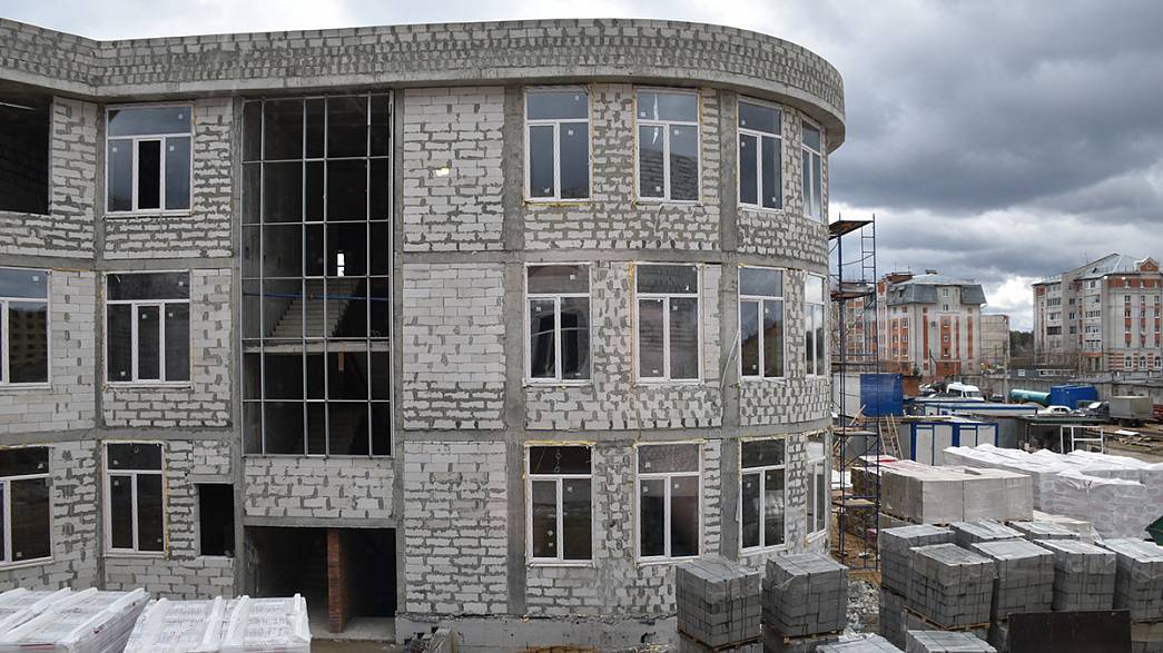 В микрорайоне Коммунар города Владимира возвели уже часть корпусов нового школьного комплекса