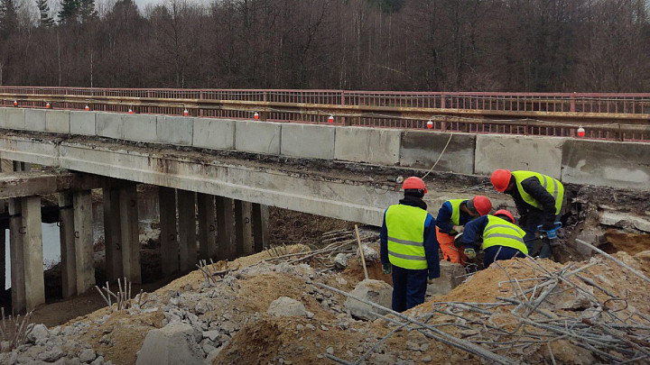 На трассе между Киржачом и Покровом начали ремонт разрушавшегося моста