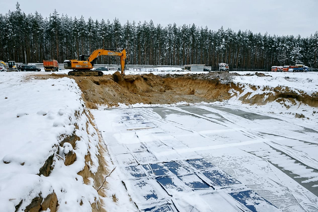 Белорусские подрядчики приступают к заливке бетона в основание инфекционной больницы при ОКБ