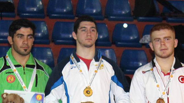 Владимирский борец взял «золото» на чемпионате мира