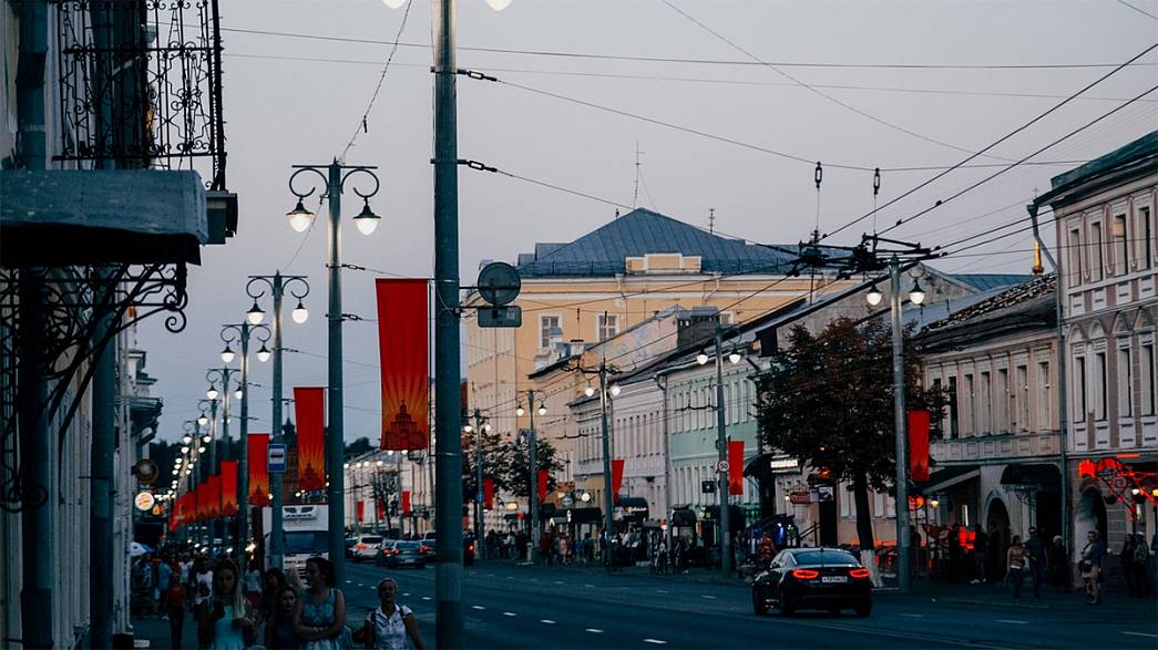 Владимир среднестатистический: 40-летний житель живет в городе, где снижается рождаемость, растет безработица и явно стагнирует экономика