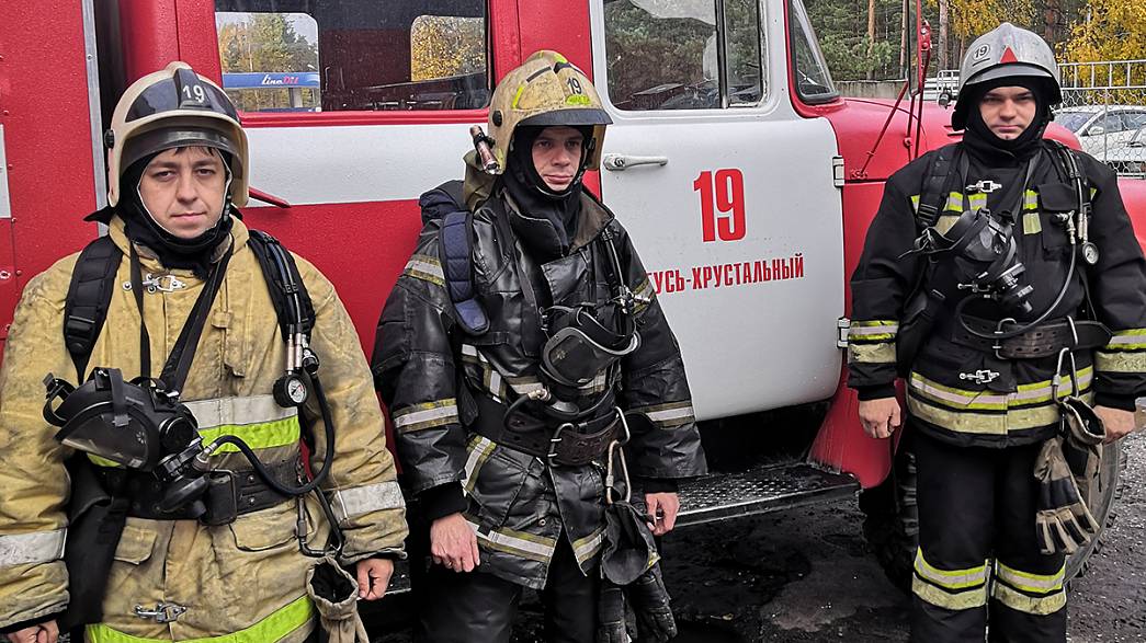 В Гусь-Хрустальном благодаря бдительности соседки и оперативности пожарных были спасены подросток и его мама