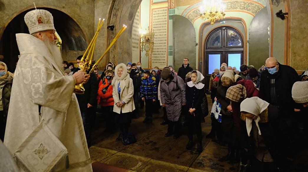 Владимирские верующие впервые встретили Рождество в условиях коронавирусных ограничений. Вот как это было