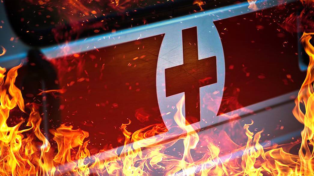 Во Владимире во время перевозки пациента на госпитализацию сгорела машина скорой помощи