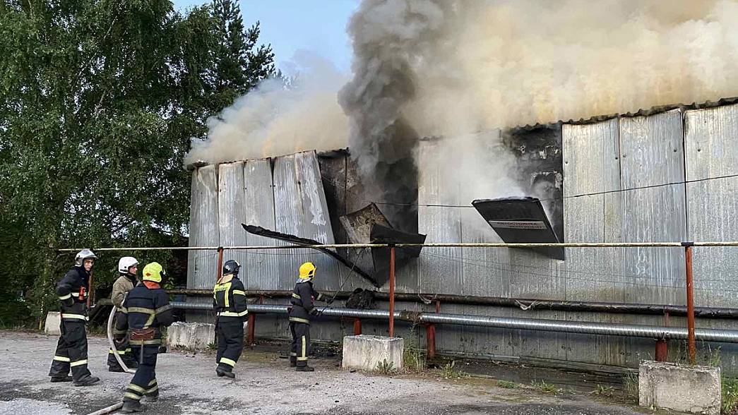 На западе города Владимира сгорел мебельный склад