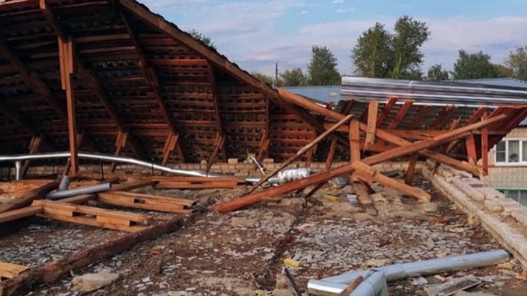 Во Владимирской области с дома сдуло недавно отремонтированную крышу