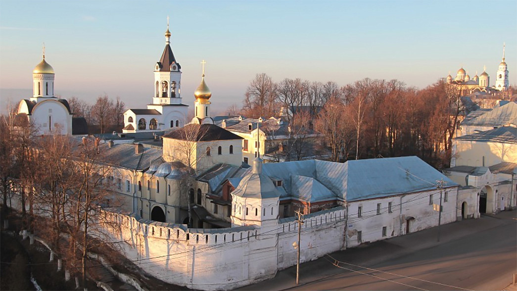 Когда с территории Рождественского монастыря города Владимира съедут епархиальное управление и департамент  имущественных и земельных отношений?