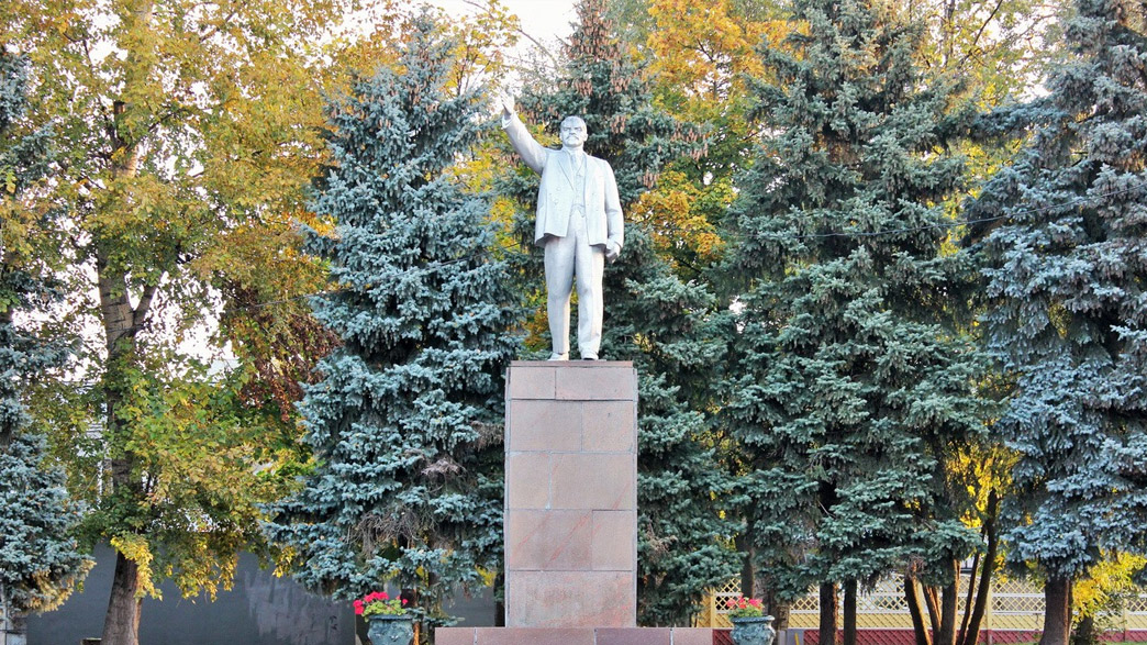 Во Владимирской области единороссы вступились за памятник Ленину