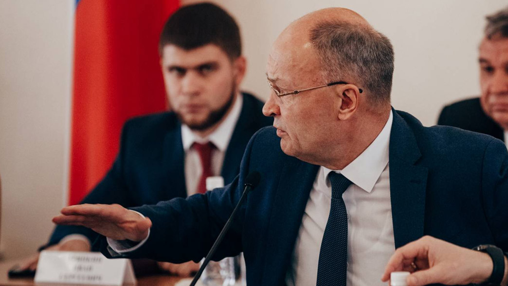 Спикер ЗакСобрания Владимир Киселёв заявил, что июльское заседание облпарламента длилось шесть с половиной часов из-за того, что он потерял контроль над депутатами