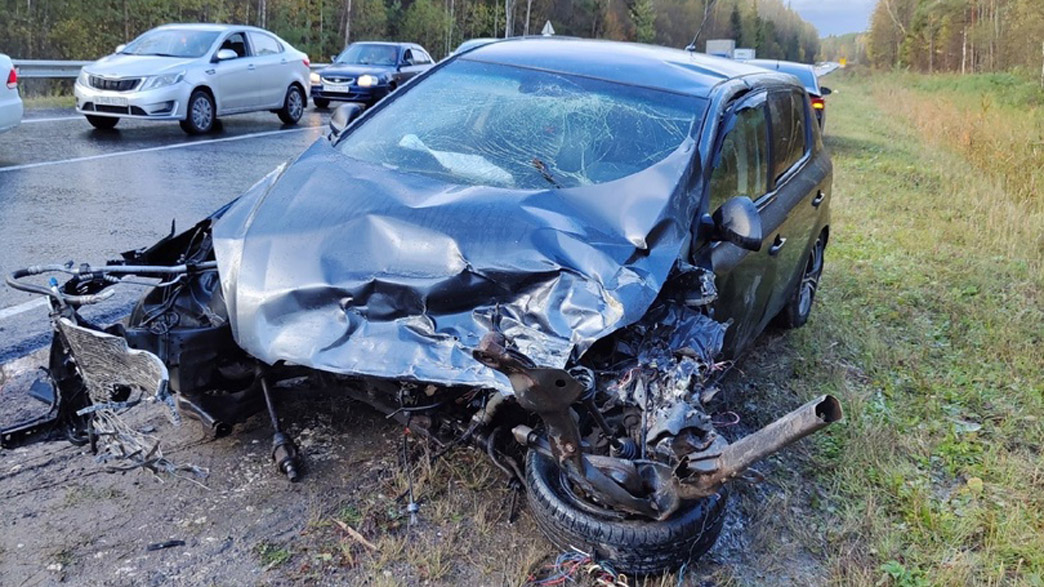 В жестком столкновении под Арсамаками пострадал водитель автомобиля Škoda