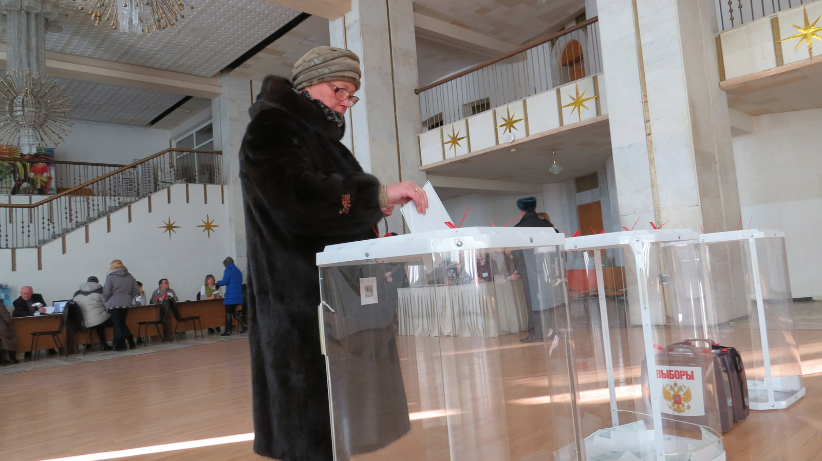 Явка по уик. Явка на выборах Владимирская область. Председатель уик. Фото Уика во время выборов.