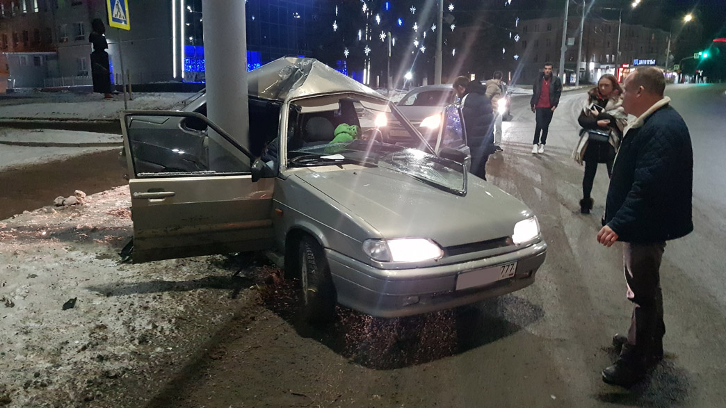 Авария напротив гостиницы «Заря» во Владимире: водитель на амбулаторном лечении, пассажир в больнице