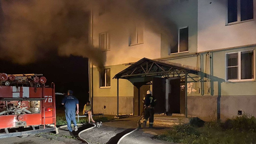 Женщина и 12-летний ребенок попали в реанимацию — они едва не погибли на пожаре в Собинке