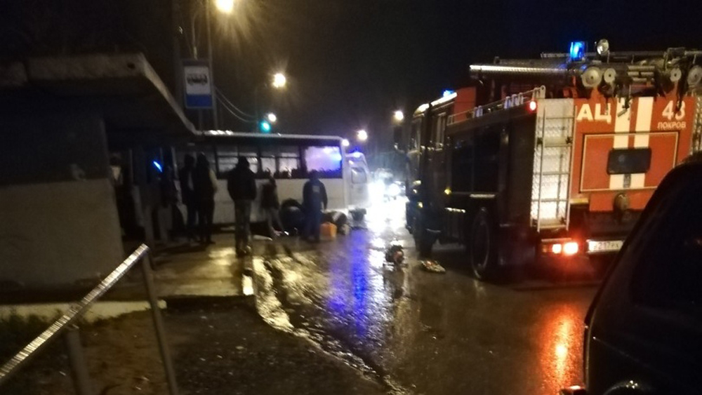 Водитель автобуса погиб при столкновении с фурой
