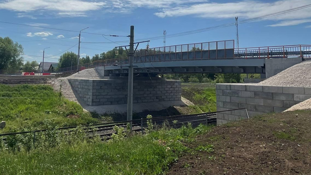 На въезде в Камешково открыли мост над железной дорогой
