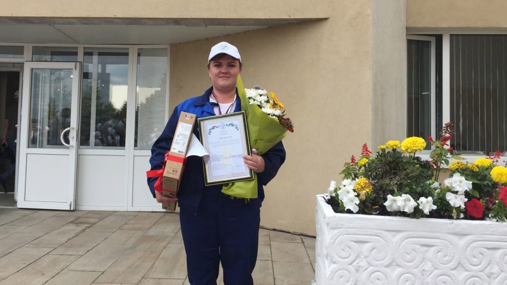 Доярка из Шихобалово стала одной из лучших на Всероссийском конкурсе операторов машинного доения коров, но «Лада Гранта» ей не досталась