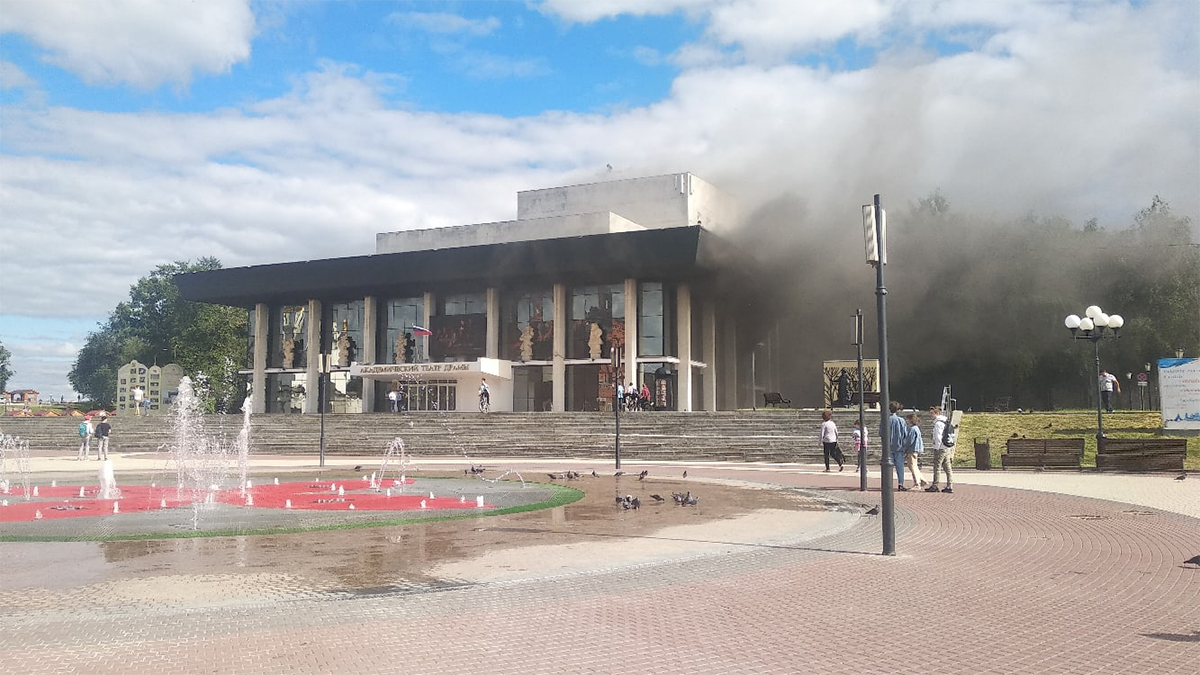 Кадровые решения по поводу пожара во Владимирском драмтеатре будут приняты после завершения работы компетентных органов