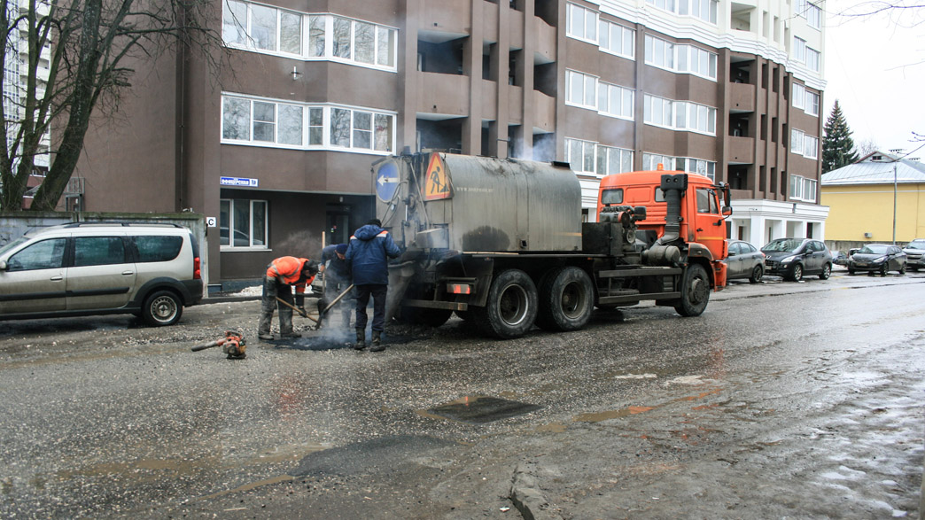 Власти города Владимира признали успешной кампанию по зимнему ремонту дорог