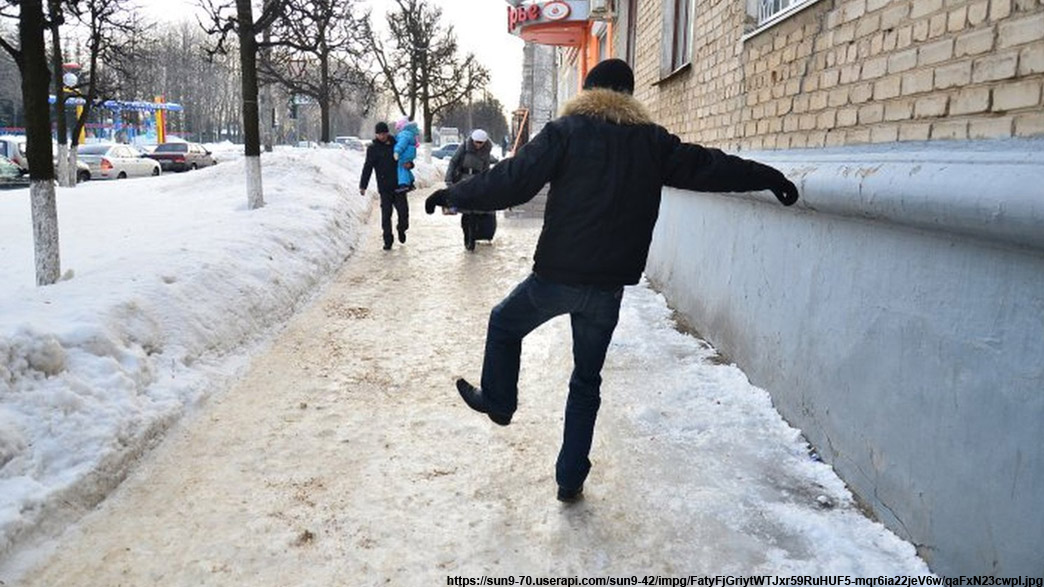 В декабре из-за неубранного снега и наледи пострадали уже 200 владимирцев