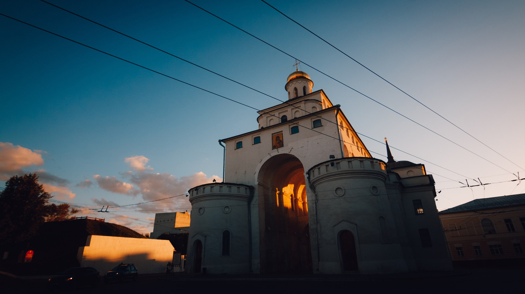 Церковь золотые ворота во владимире. Владимиро Суздаль золотые ворота. Золотые ворота во Владимире 1158-1164.
