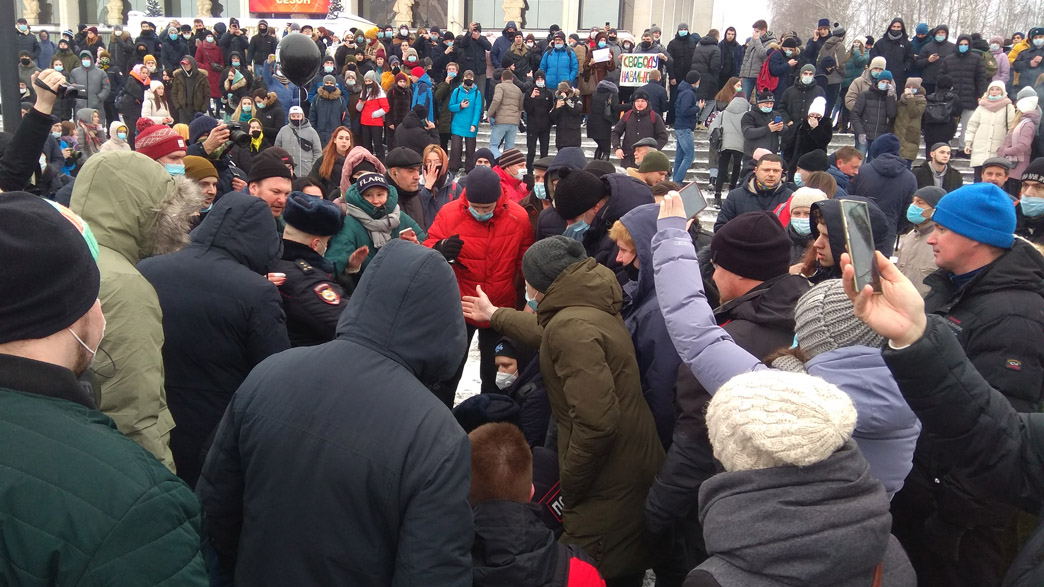 Во Владимире возбуждено уголовное дело в отношении участника несанкционированного митинга, который применил газовый баллончик против сотрудника полиции
