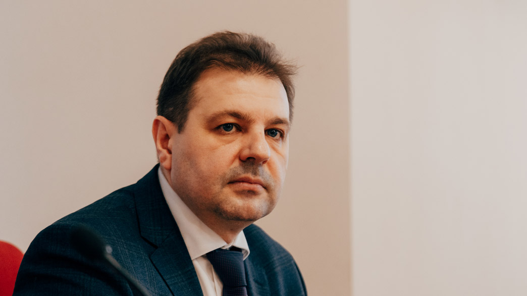 Вице-спикер владимирского ЗакСобрания Роман Кавинов выразил желание быть мобилизованным. А сколько еще депутатов готовы отправиться на спецоперацию?