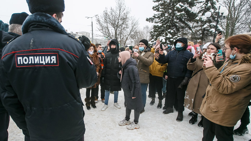 Дети вне. Пикет во Владимире..2013. Дети вне политики картинки. Задержание десантника во Владимире на митинге.