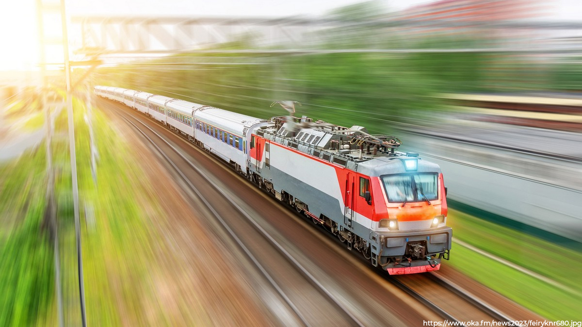 За первые пять месяцев 2023 года на переездах ГЖД произошло 9 столкновений автомобилей с поездами