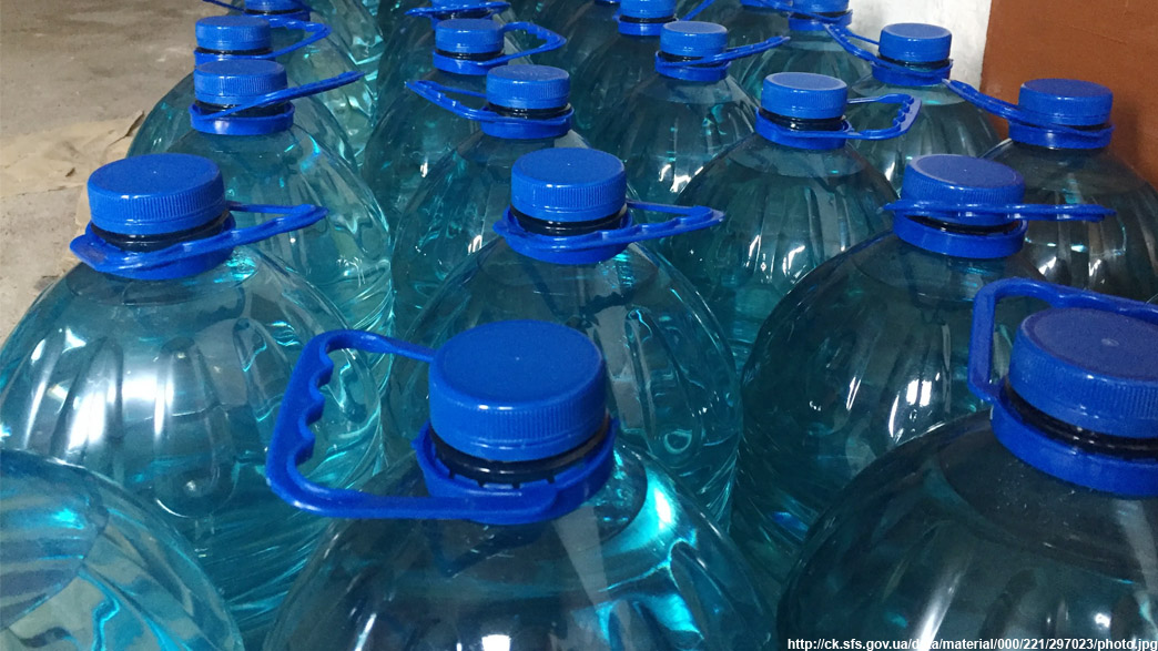 Тысячи литров спирта и бутылок контрафактной водки найдены во владимирской деревне