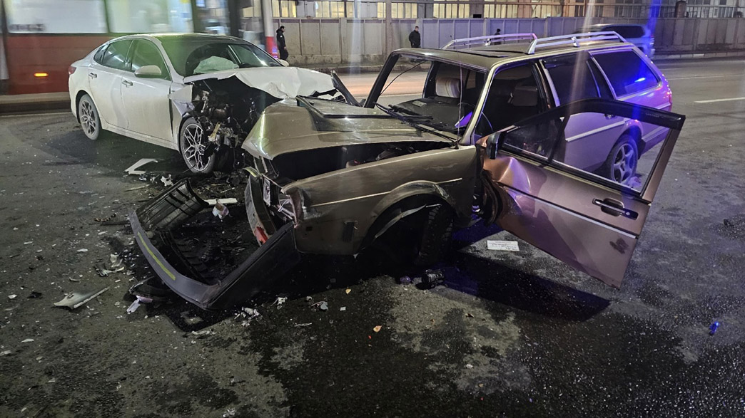 Пьяный водитель спровоцировал столкновение с двумя легковушками, автобусом и скрылся с места ДТП Пьяный водитель спровоцировал столкновение с двумя легковушками, автобусом и скрылся с места ДТП