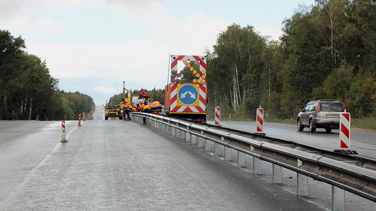 Автомобилистам недолго осталось стоять в пробке - ремонт трассы М-7 в Петушинском районе подходит к завершению