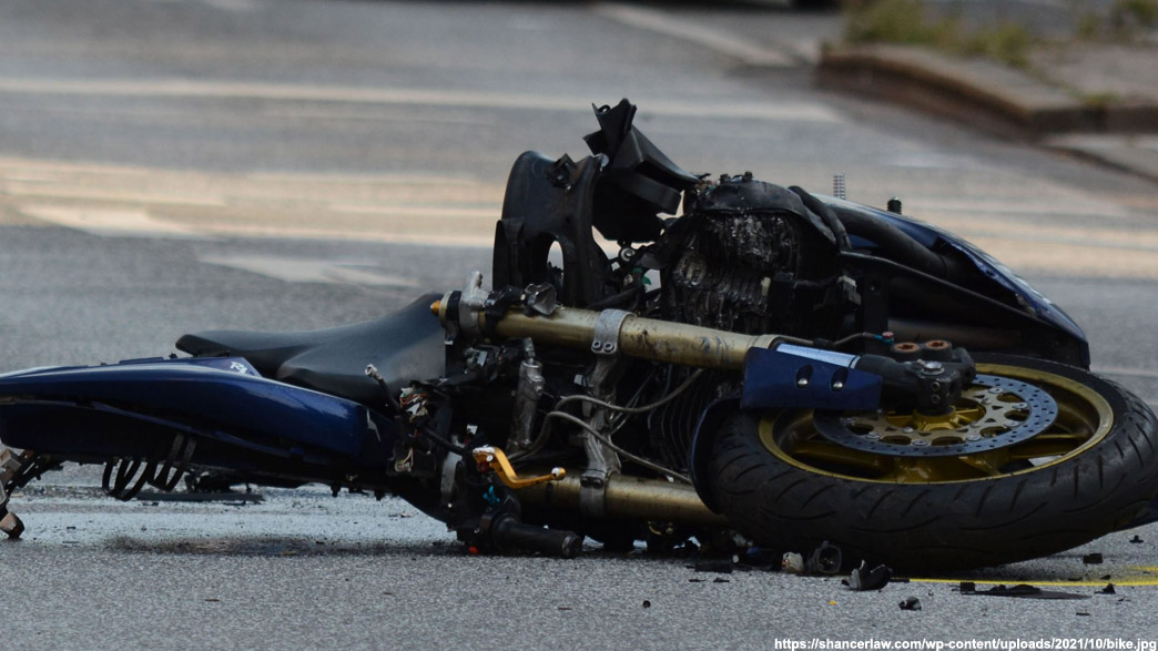 На платном автобане М-12 — смертельная авария с участием мотоциклиста