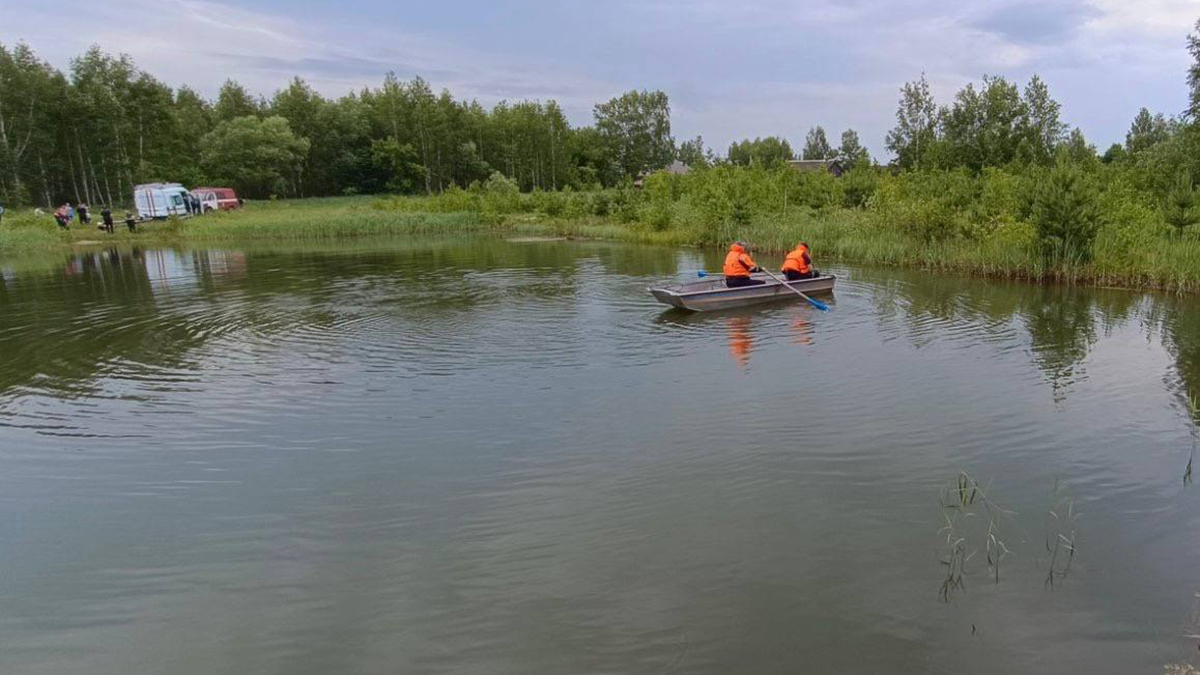 В Гусь-Хрустальном районе мужчина на спор переплывал озеро и утонул