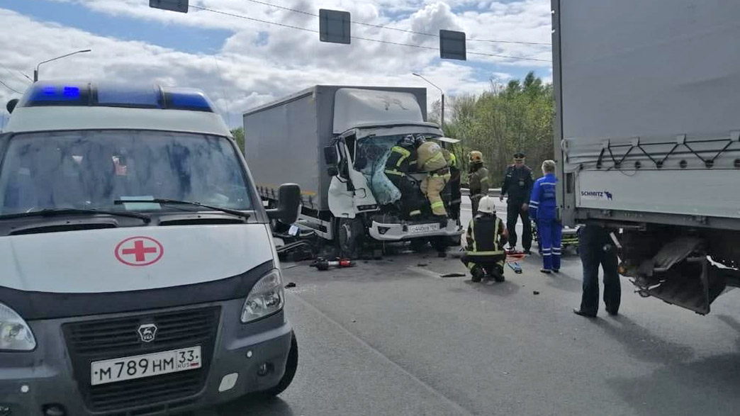 В столкновении двух большегрузов в Вязниковском районе пострадал водитель одного из грузовиков