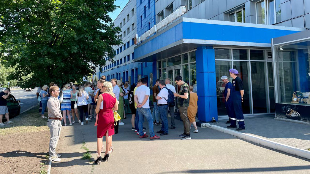 Город Владимир подвергся массированной атаке сообщений о минировании: людей эвакуируют из административных и производственных зданий