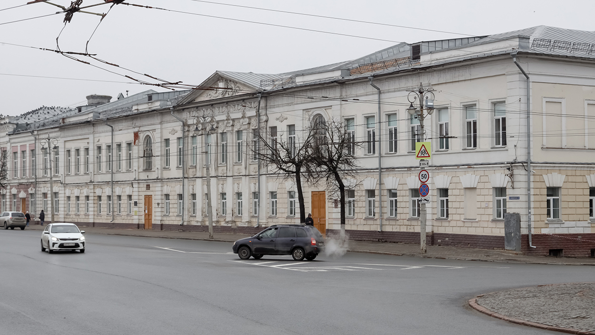 Школа №1 в центре города Владимира продолжает осыпаться на головы учеников  - новости Владимирской области