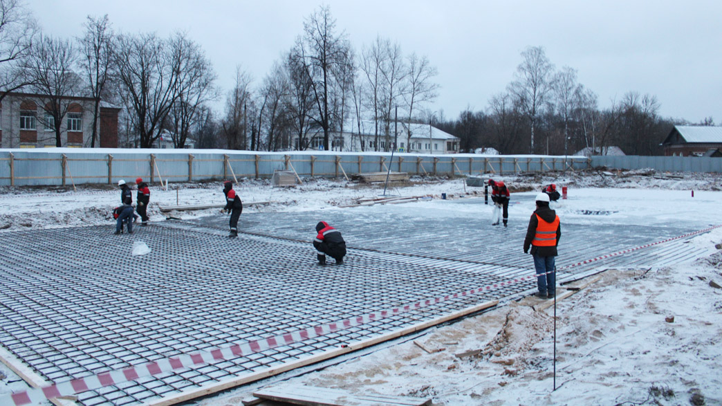 Строители нового корпуса школы в Гусь-Хрустальном только приступили к работам, но уже отстают от графика