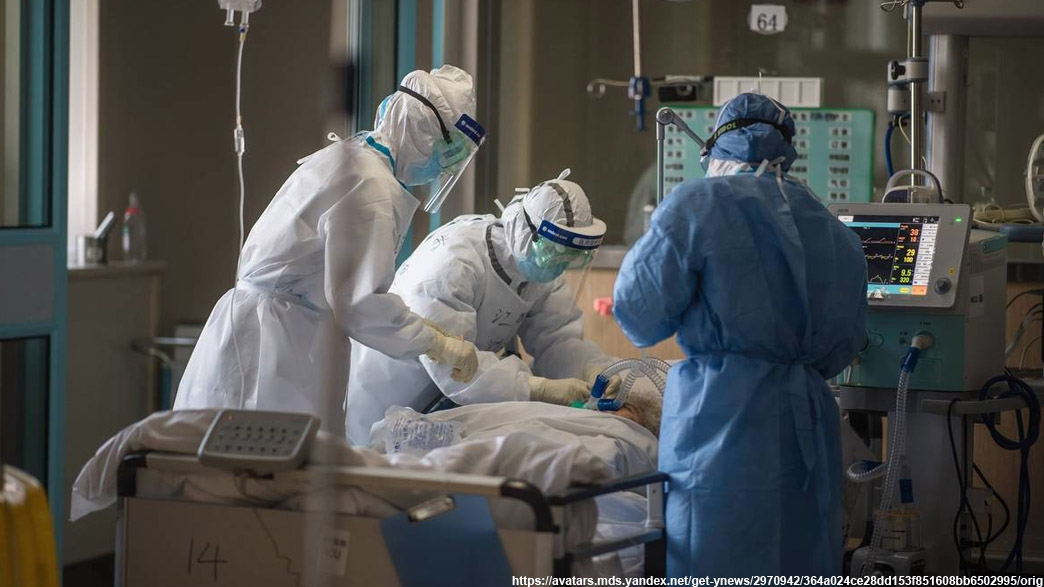 Владимирские врачи пытаются спасти медика с коронавирусом. Жительница Петушков, работавшая врачом на «скорой» в Москве, находится в крайне тяжелом состоянии