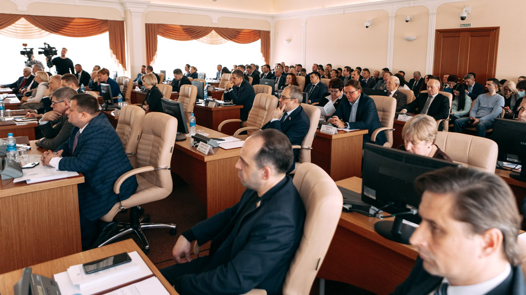 Владимирские законодатели собрались на последнее перед каникулами и губернаторскими выборами заседание