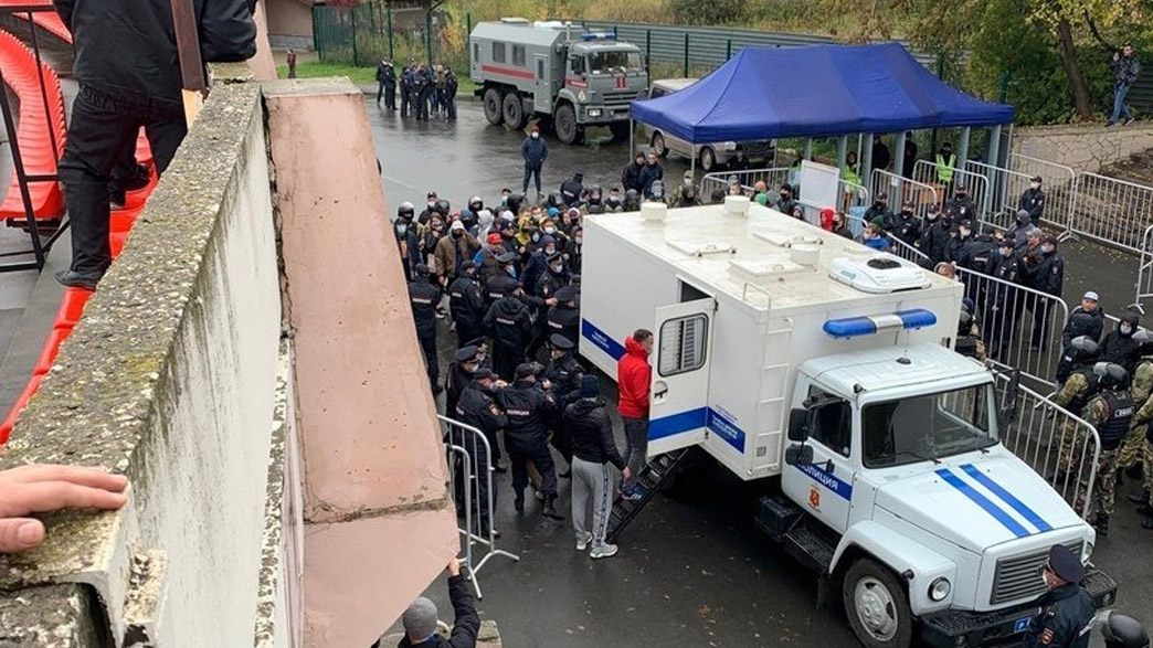 В массовом задержании ярославских болельщиков во Владимире увидели спланированную акцию