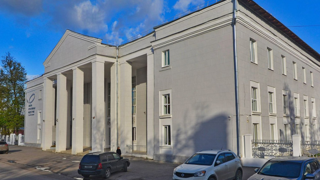 Прокуратура обратила внимание на обрушившийся потолок в школе Гусь-Хрустального