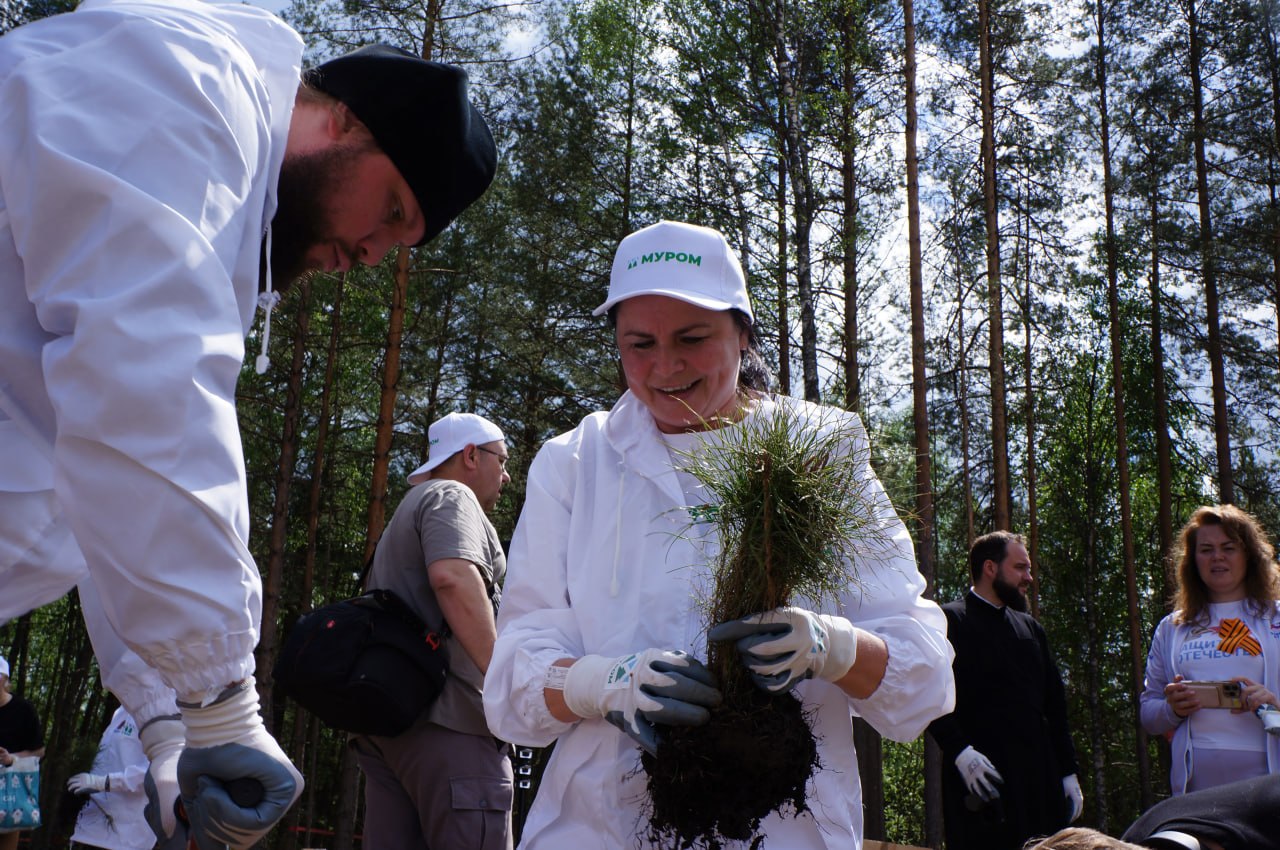 Тихонова и митрополит.jpg