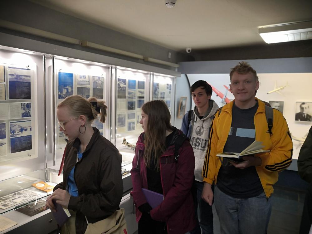 Экспозиция Авиация 4.jpg